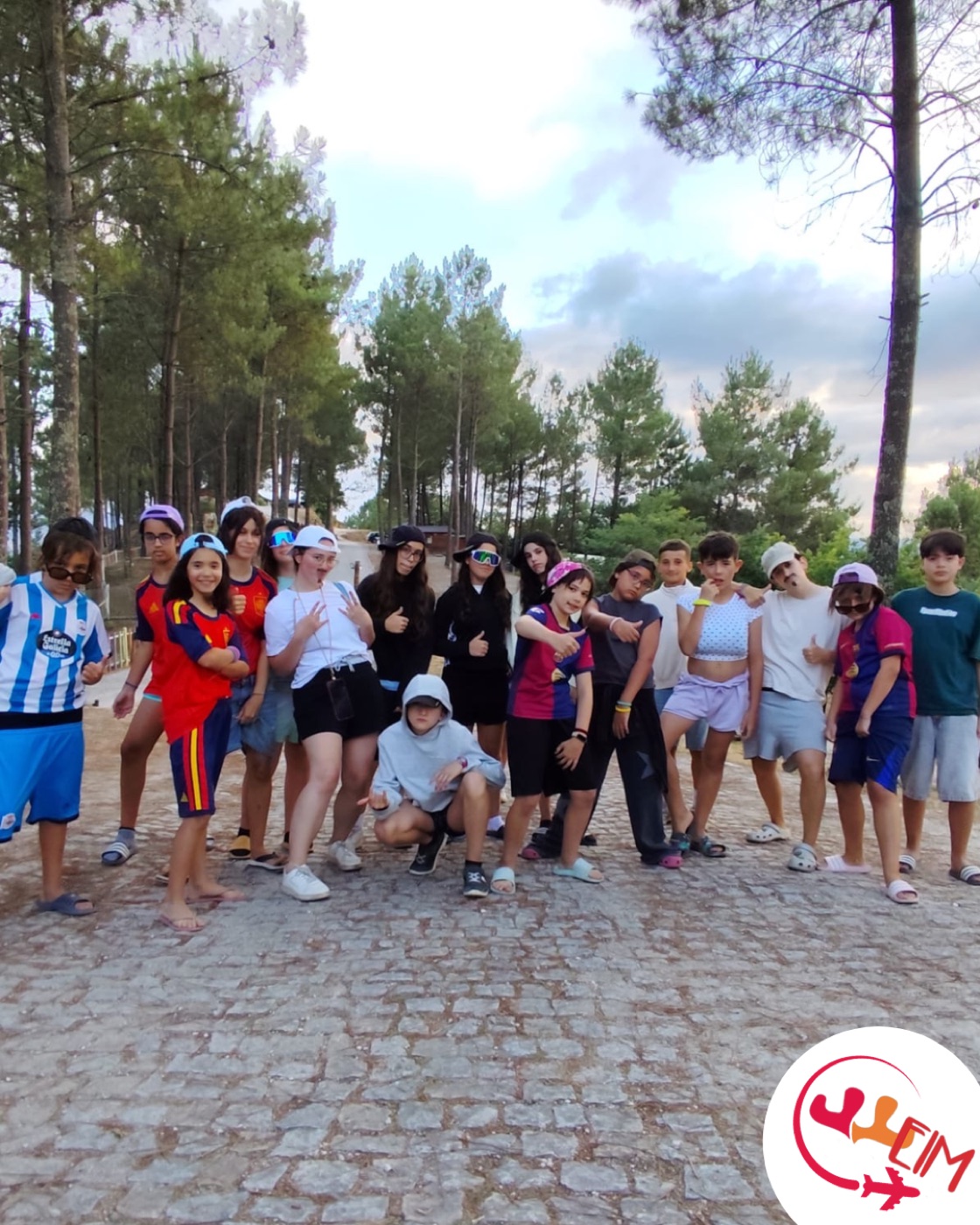 Niños y jóvenes de Galicia en el campamento de verano de Portugal