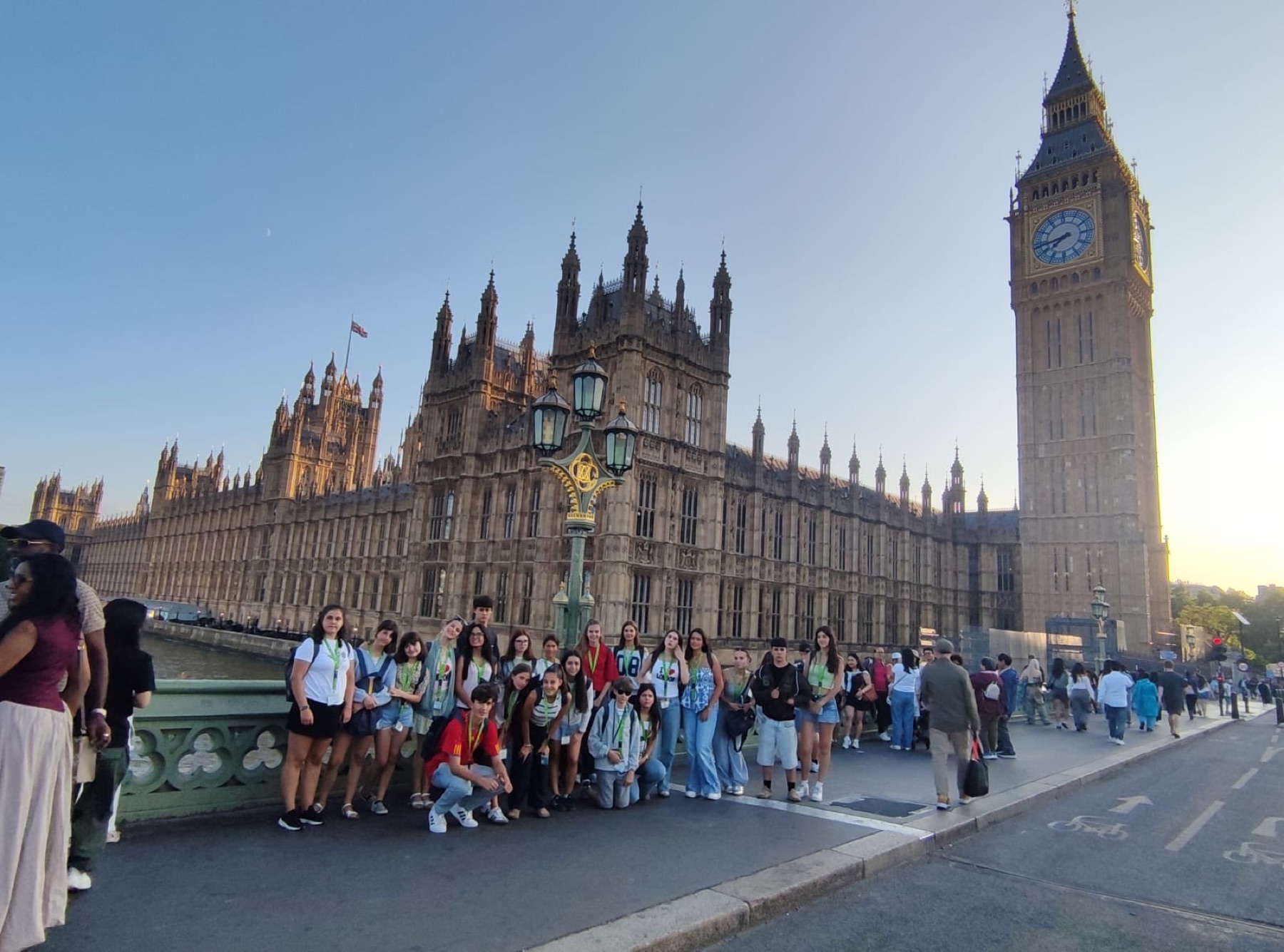 Grupo de Viajes in Motion junto al Big Ben en Londres